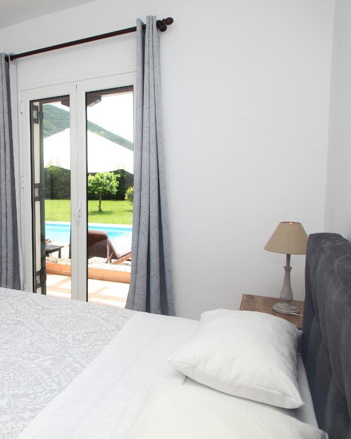 Echinades Resort Vassiliki Esterno foto
