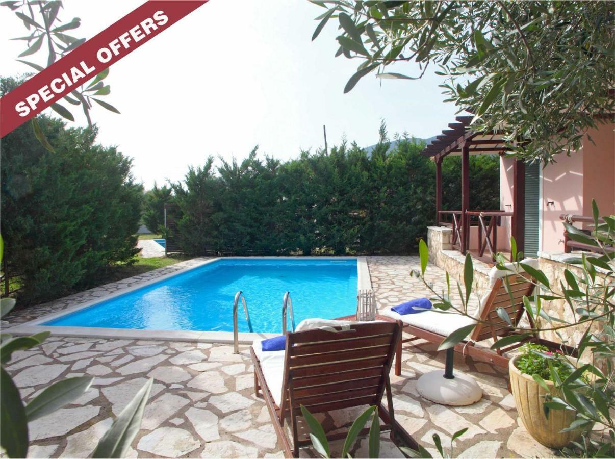 Echinades Resort Vassiliki Esterno foto